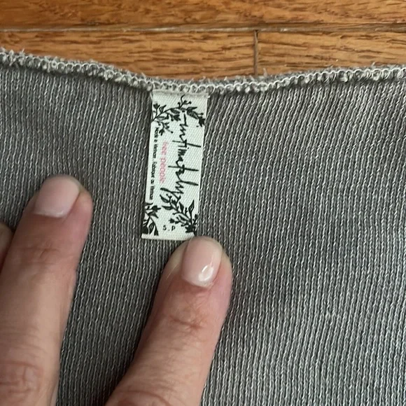 FREE PEOPLE INTIMATELY OVER SIZED SWEATSHIRT REVERSIBLE SIZE S - Picture 3 of 4